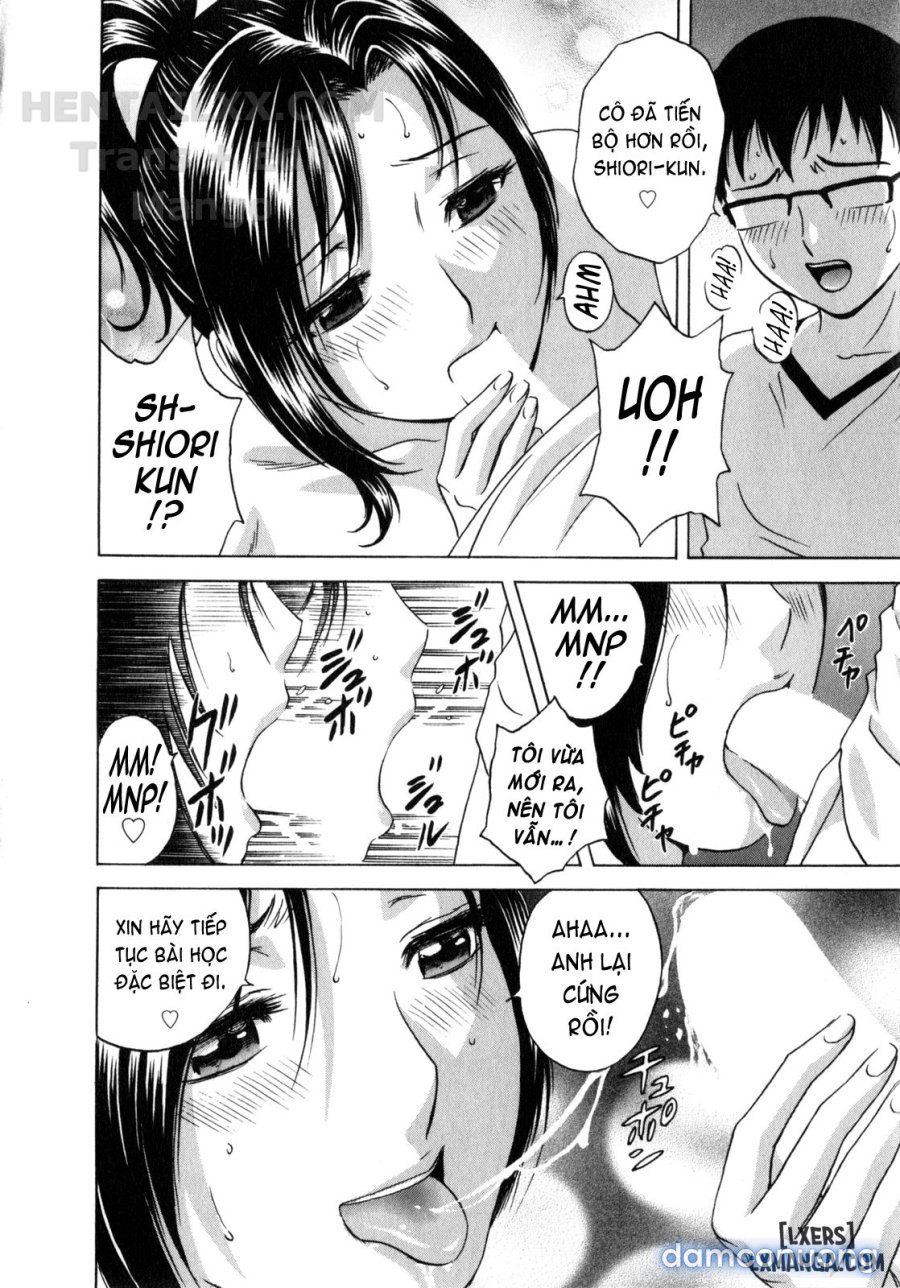 Life with Married Women Just Like a Manga 