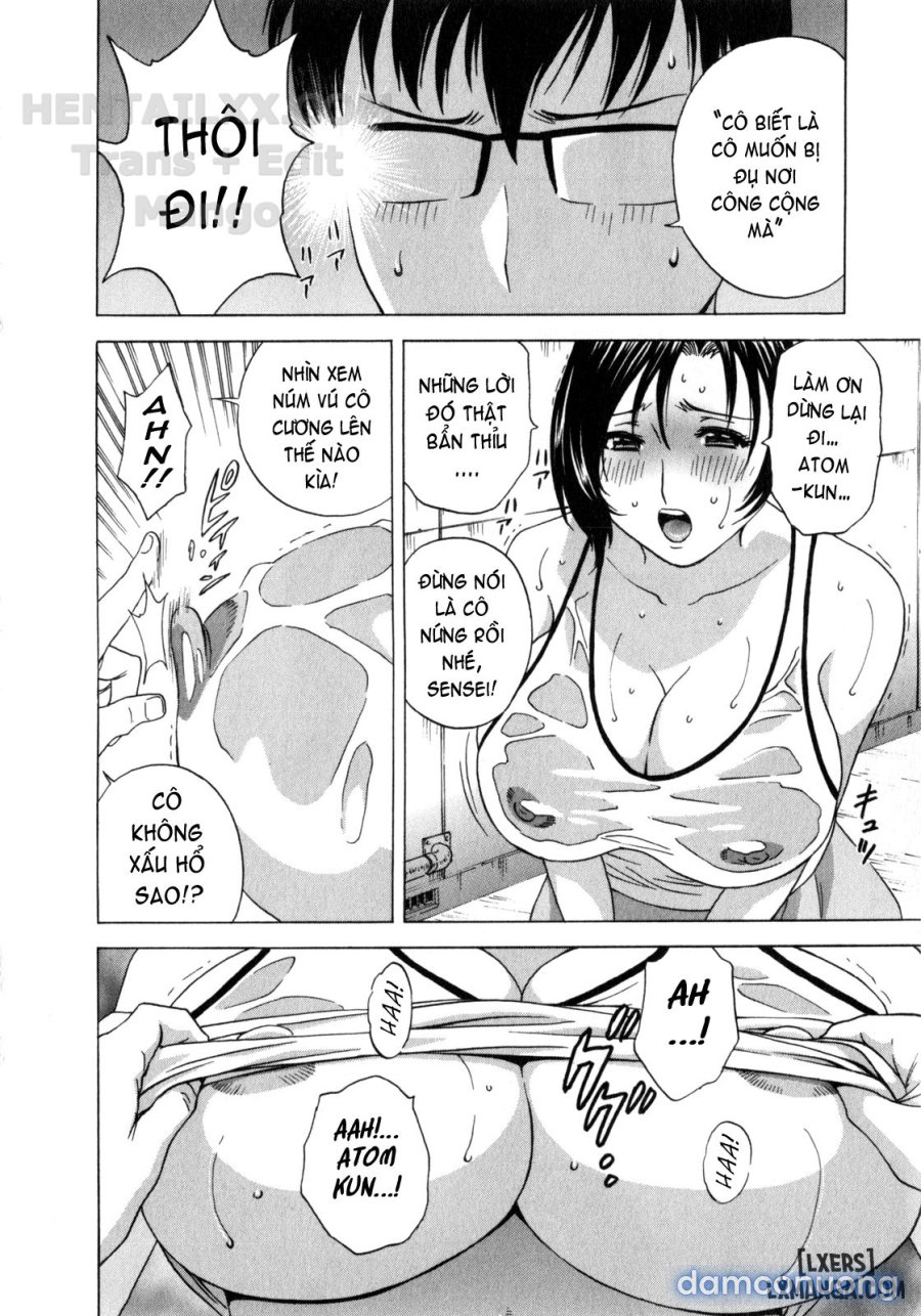 Life with Married Women Just Like a Manga 