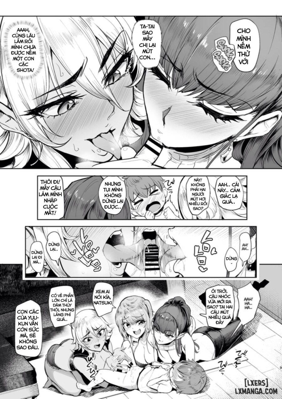 The Place I Stayed Over at Belonged to Perverted Gyaru Onee-chans 