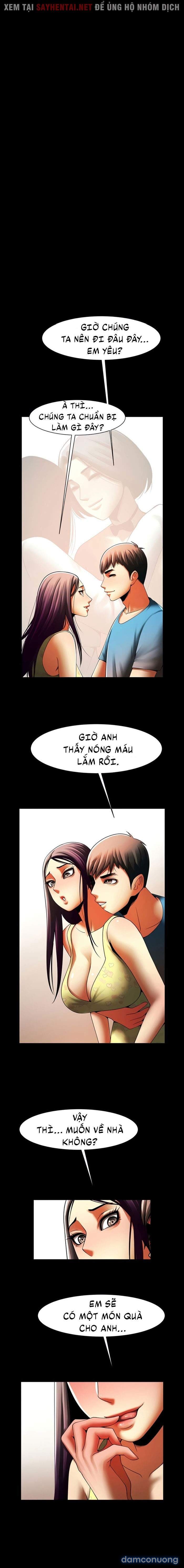 Có Người Phụ Nữ Sống Trong Phòng Của Tôi 